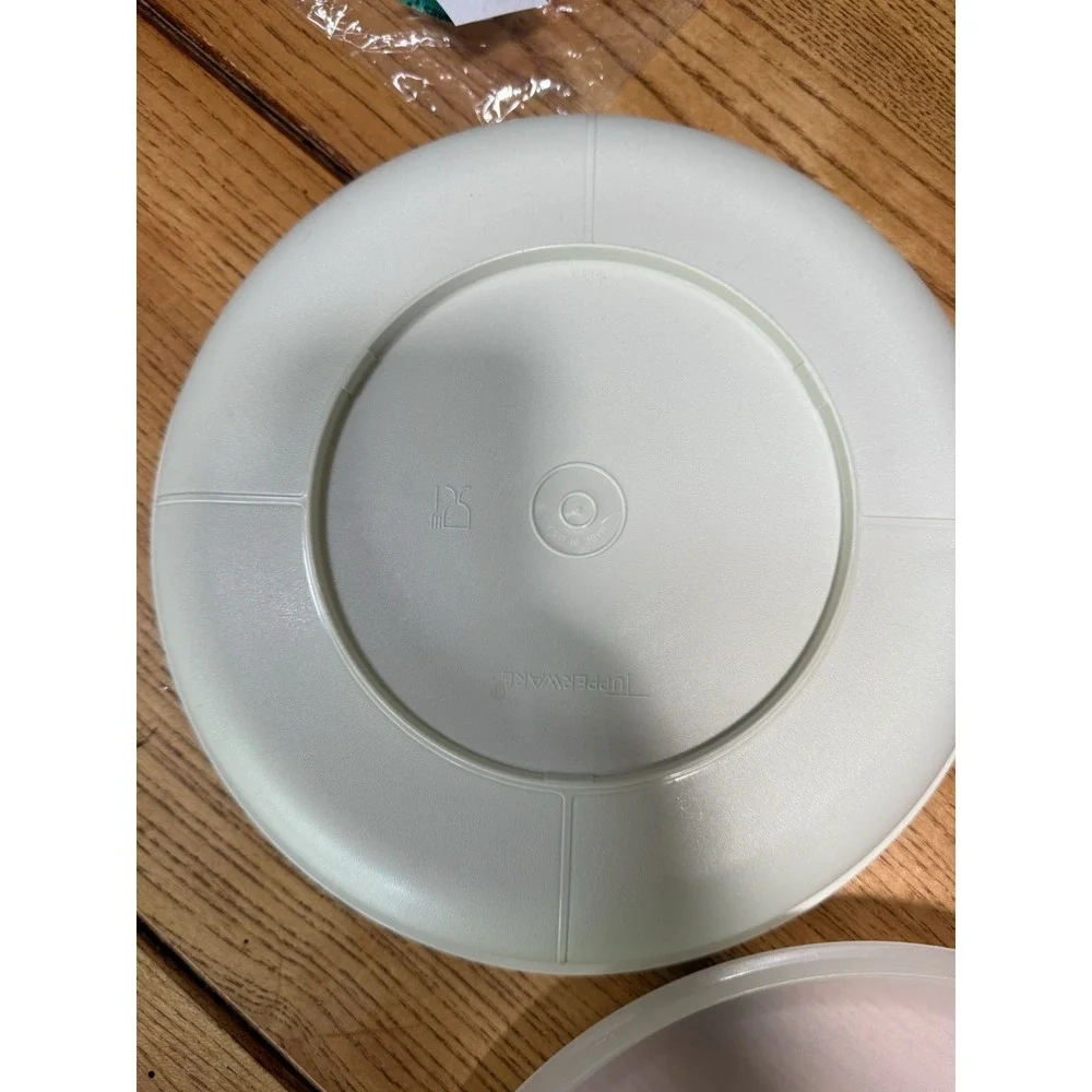 Vtg Tupperware Round Divided Storage Relish Tray Container 1708 w/Lid 1709